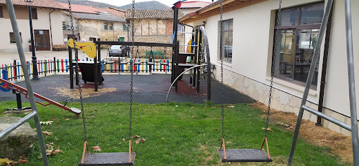 Imagen de Parque infantil situado en Payueta, Álava