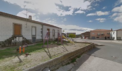 Imagen de Parque infantil situado en Peromingo, Salamanca