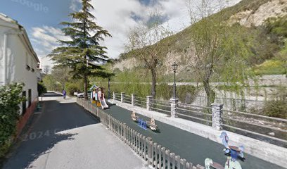 Imagen de Parque infantil Pinos Genil situado en Pinos Genil, Granada