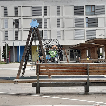 Imagen de Parque infantil Plaza Donantes situado en Berriozar, Navarra