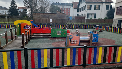 Imagen de Parque infantil Plaza de Galicia situado en Narón, A Coruña