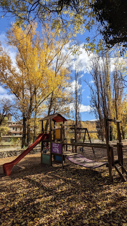 Imagen de Parque infantil situado en Puente de Montañana, Huesca