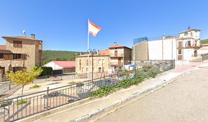 Imagen de Parque infantil situado en Regumiel de la Sierra, Burgos