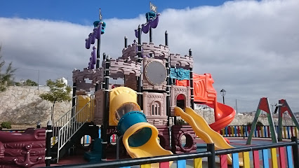 Imagen de Parque infantil Reyes Catolicos situado en Yunquera, Málaga