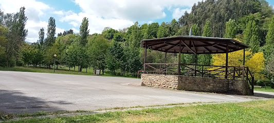 Imagen de Parque infantil situado en Santiurde de Toranzo, Cantabria