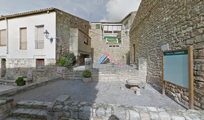 Imagen de Parque infantil situado en Tarrés, Lleida