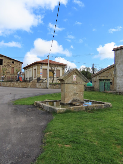 Imagen de Parque infantil situado en Villaverde del Monte, Soria