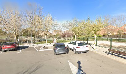 Imagen de Parque infantil "arcoíris" situado en Boadilla del Monte, Madrid