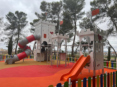 Imagen de Parque infantil castillo oscuro situado en Badajoz, Badajoz