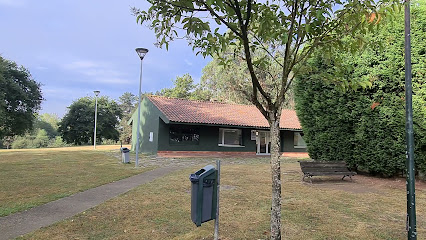 Imagen de Parque infantil cerca del Centro Cívico de Soto de Llanera situado en nan, Asturias