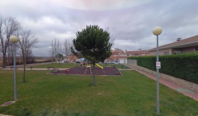 Imagen de Parque infantil con columpios situado en Santa Marta de Tormes, Salamanca