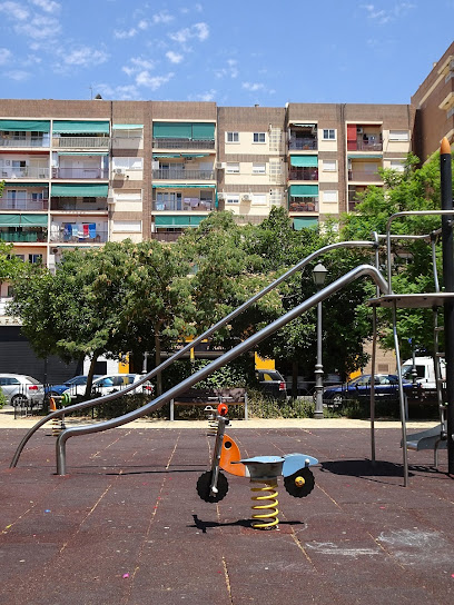 Imagen de Parque infantil con columpios situado en Valencia, Valencia