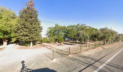 Imagen de Parque infantil con merenderos situado en Carmona, Sevilla