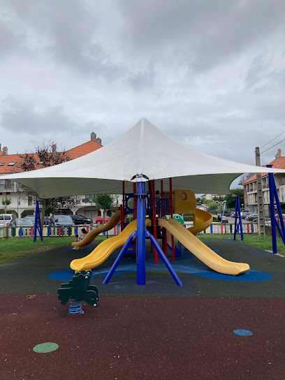 Imagen de Parque infantil cubierto situado en Bareyo, Cantabria