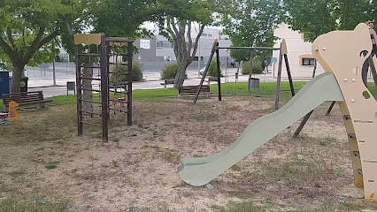 Imagen de Parque infantil de La Castellana situado en Tordesillas, Valladolid