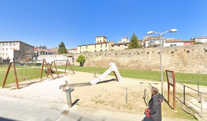 Imagen de Parque infantil de La Muralla situado en Banyoles, Girona