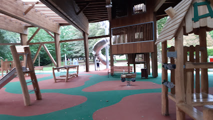 Imagen de Parque infantil de La Robleda situado en Puente San Miguel, Cantabria