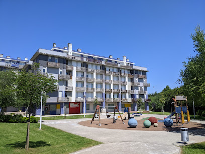 Imagen de Parque infantil de Mompia situado en Santa Cruz de Bezana, Cantabria