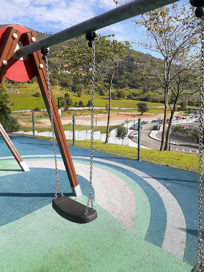 Imagen de Parque infantil de Pedro Caravia situado en Oviedo, Asturias