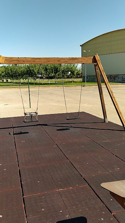 Imagen de Parque infantil de la Casa de la Cultura situado en Laguna de Negrillos, León