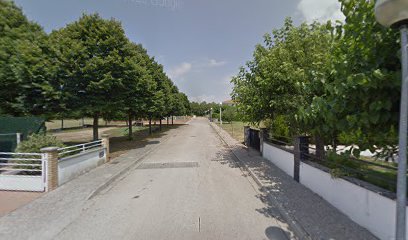 Imagen de Parque infantil de la Sureda situado en Canet d'Adri, Girona