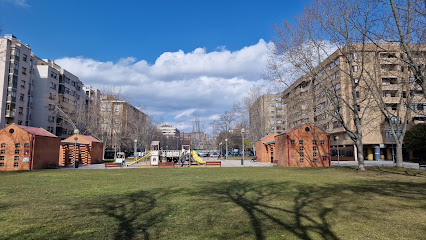 Imagen de Parque infantil de plaza Félix Huarte situado en Pamplona, Navarra