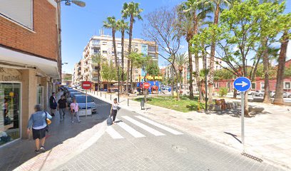 Imagen de Parque infantil dos de Mayo situado en Manises, Valencia