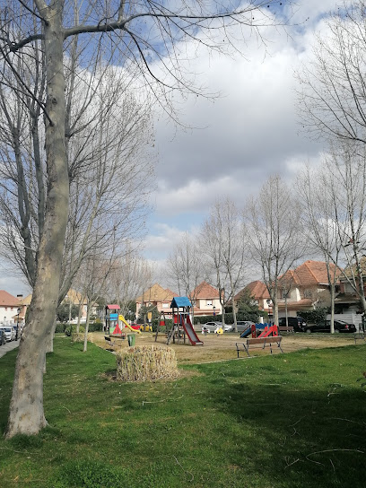 Imagen de Parque infantil "equilátero" situado en Villanueva de la Cañada, Madrid