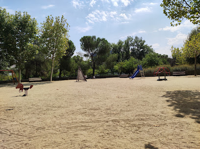 Imagen de Parque infantil junto al Planetario situado en Madrid, Madrid