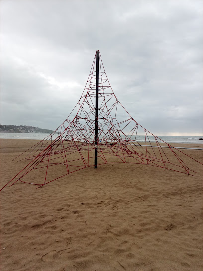 Imagen de Parque infantil pirámide situado en Benicàssim, Castellón