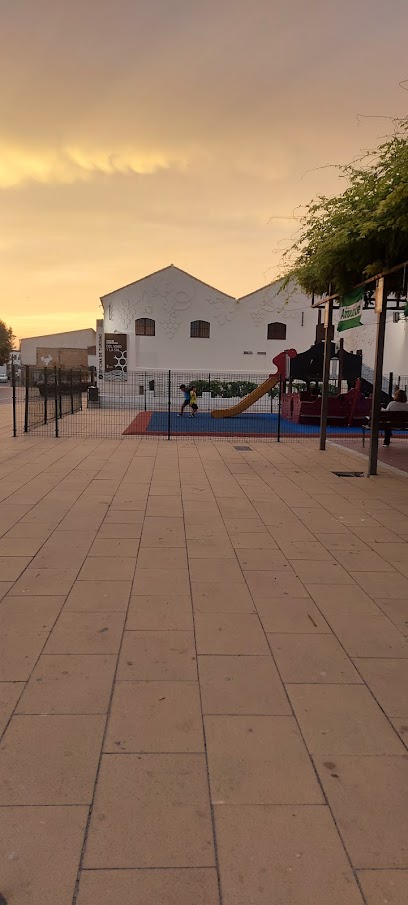 Imagen de Parque infantil plaza de las bodegas situado en Chiclana de la Frontera, Cádiz