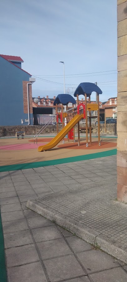 Imagen de Parque infantil y Patio de Juegos Pomaluengo situado en Pomaluengo, Cantabria