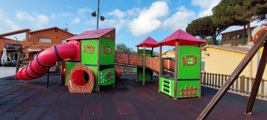 Imagen de Parque infantil y campo fútbol situado en Riells i Viabrea, Girona