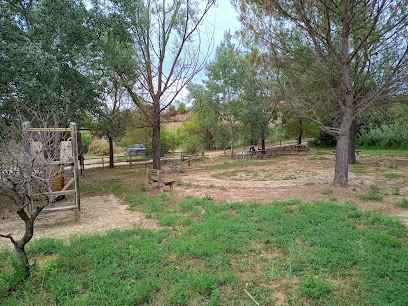 Imagen de Parque infantil y merendero situado en Ayerbe, Huesca