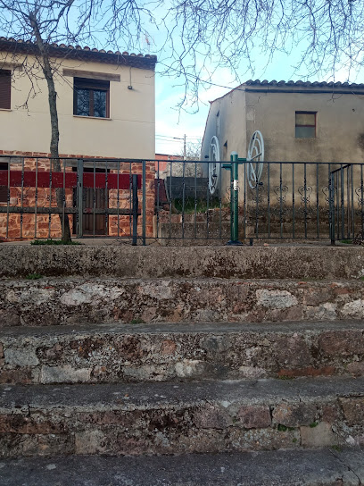 Imagen de Parque infantil y pista de frontón y baloncesto situado en Espeja de San Marcelino, Soria