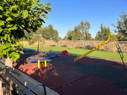 Imagen de Parque infantil y zona ejercicios situado en Villaturiel, León