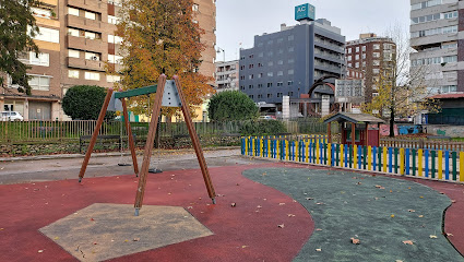 Imagen de Parque infantil zona alta situado en Ponferrada, León