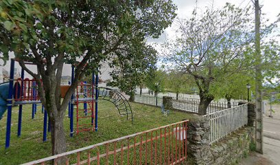 Imagen de Parque las escuelas situado en Hinojosa de San Vicente, Toledo