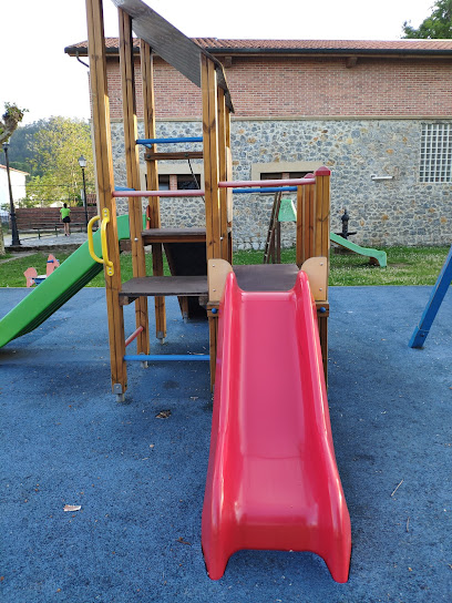 Imagen de Parque municipal La Alameda situado en Santa María de Cayón, Cantabria