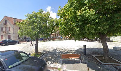 Imagen de Plaza de Barciademera "Actividades de Ocio" situado en Barcia de Mera, Pontevedra