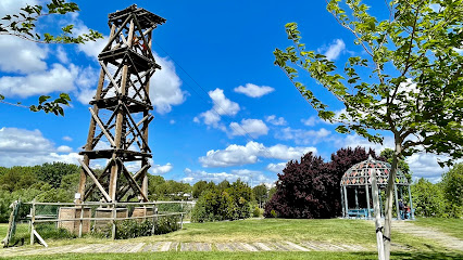 Imagen de Torre de Tirolina del Complejo Aventurero situado en Torrejón de Ardoz, Madrid