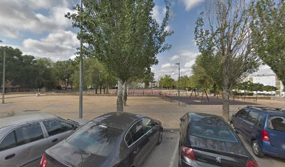 Imagen de Zona infantil de las Pistas Salvador Allende situado en Guadalajara, Guadalajara